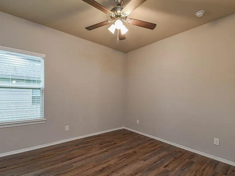 15627 Sycamore Dr — Photo 19