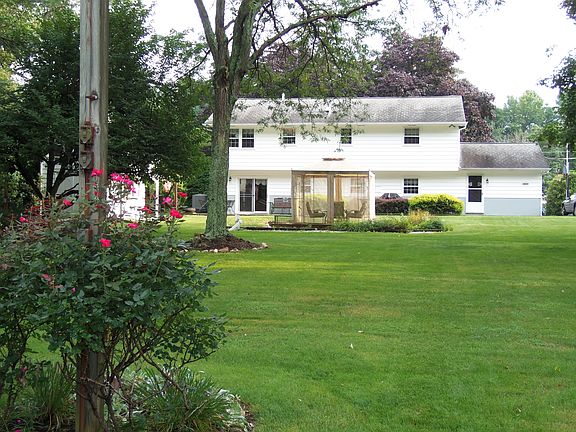 2nd image of 300 E Pittsfield St