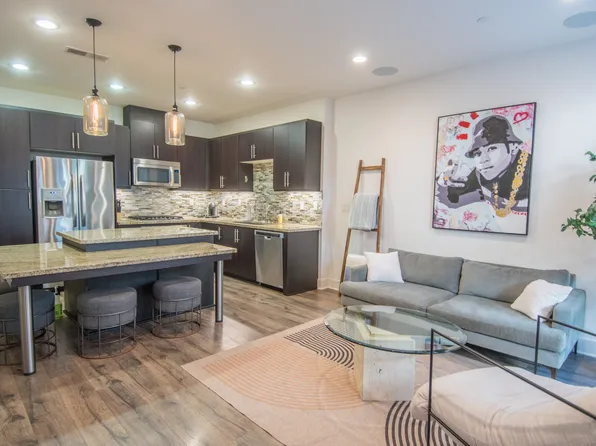 2462 Aperture Cir, San Diego, CA 92108