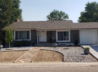 4040 Peak View Dr, Pueblo, CO 81008