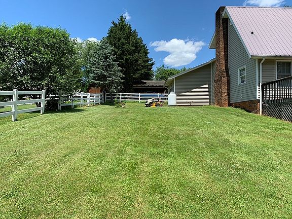 4th image of 134 Strawberry Ln