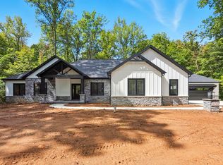 16729 Darling Rd, Woodburn, IN 46797