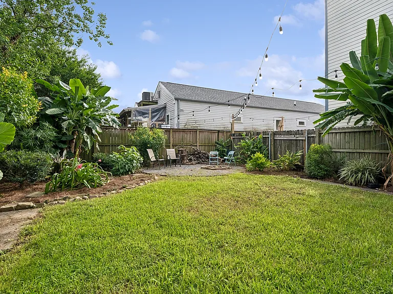 2216 Saint Louis St — Photo 2