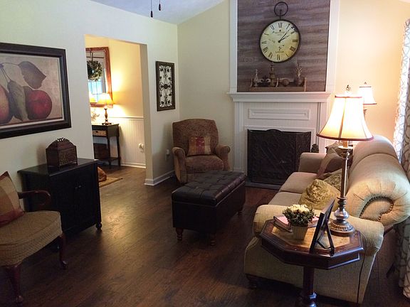 3rd image of 287 Mallard Dr