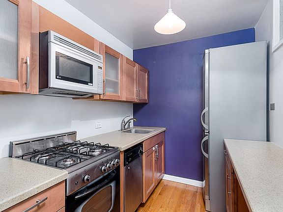 4th image of 579 W 215th St APT 2D