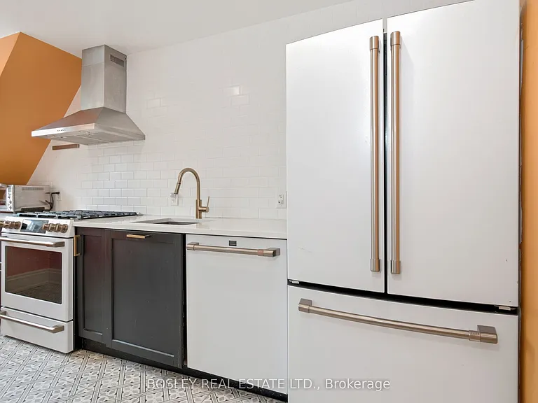 178 High Park Ave #UPPER — Photo 7