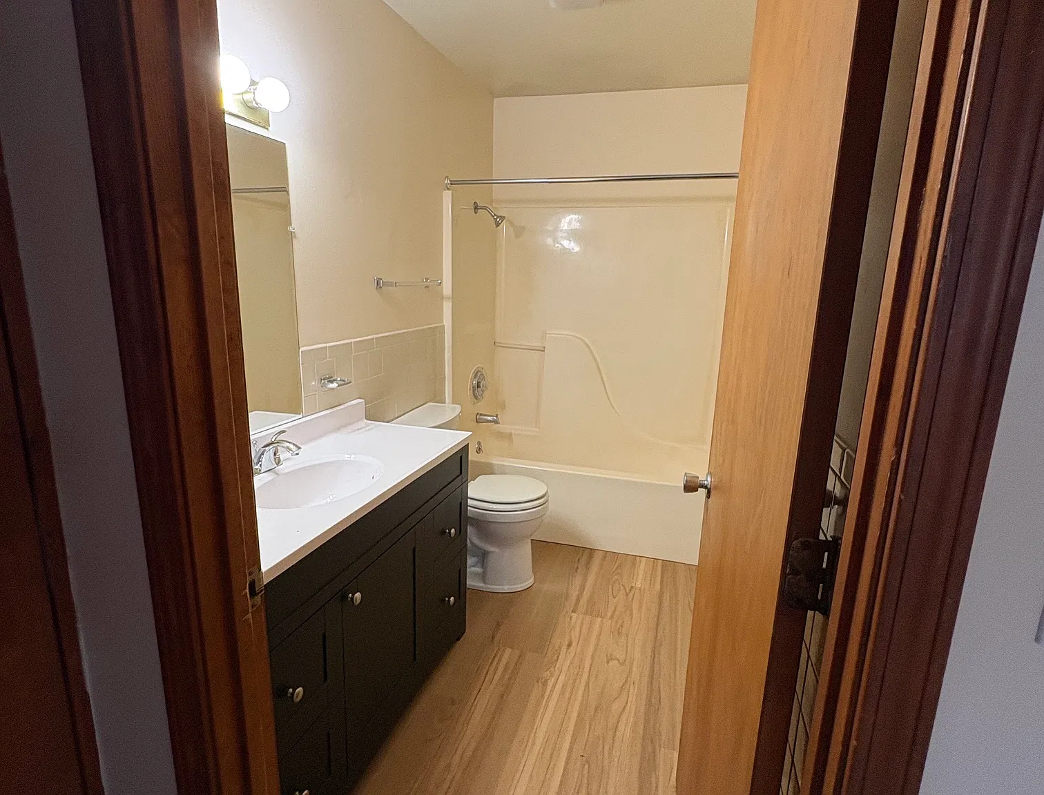2 bed, 1000 sqft, $1,200 — Photo 2