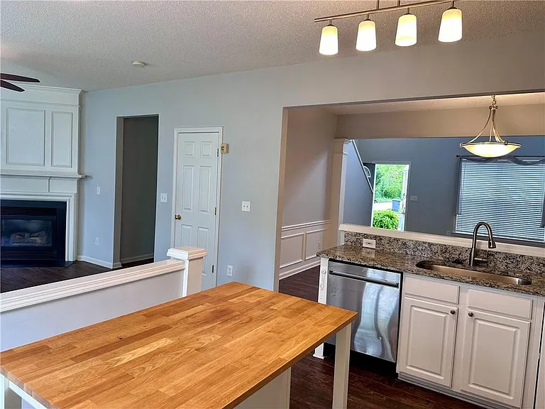 6004 Falling Water Ct — Photo 9
