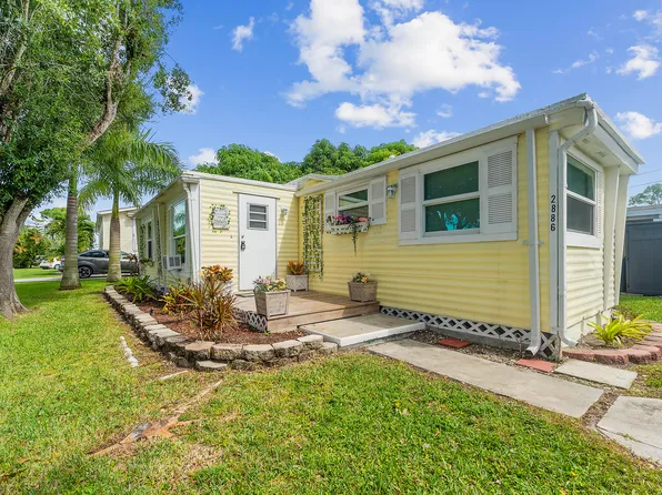 2886 SE La Palma Terrace, Stuart, FL 34997