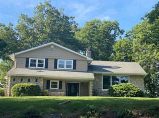 4235 Pine Terrace Dr, Ashland, KY 41102