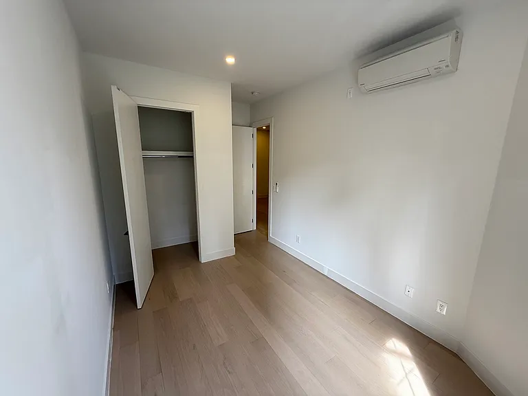 355 E 50th St #5F — Photo 5