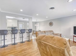 605 Norwood Dr, Hurst, TX 76053