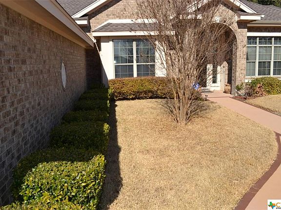 4th image of 401 Wrought Iron Dr