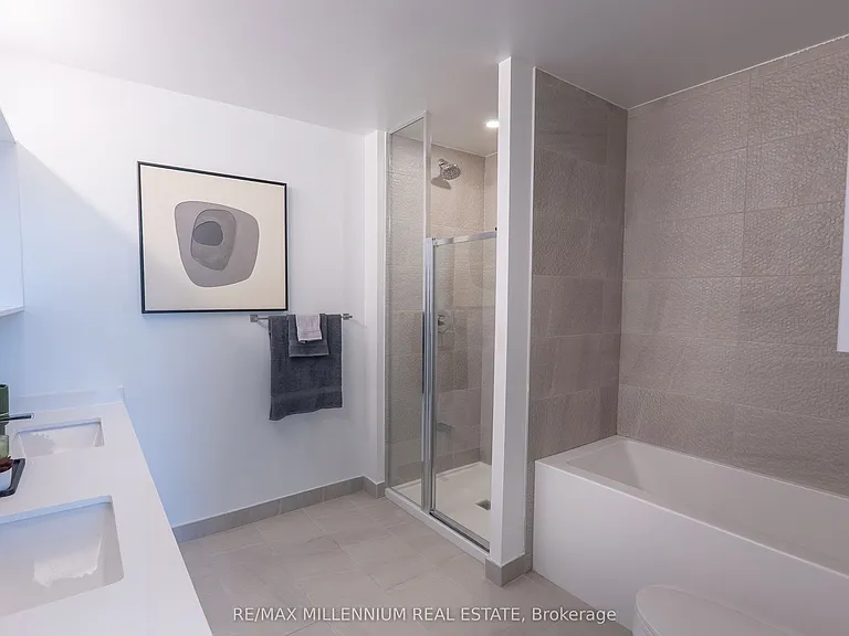 5105 Hurontario St #Penthouse 6 — Photo 15