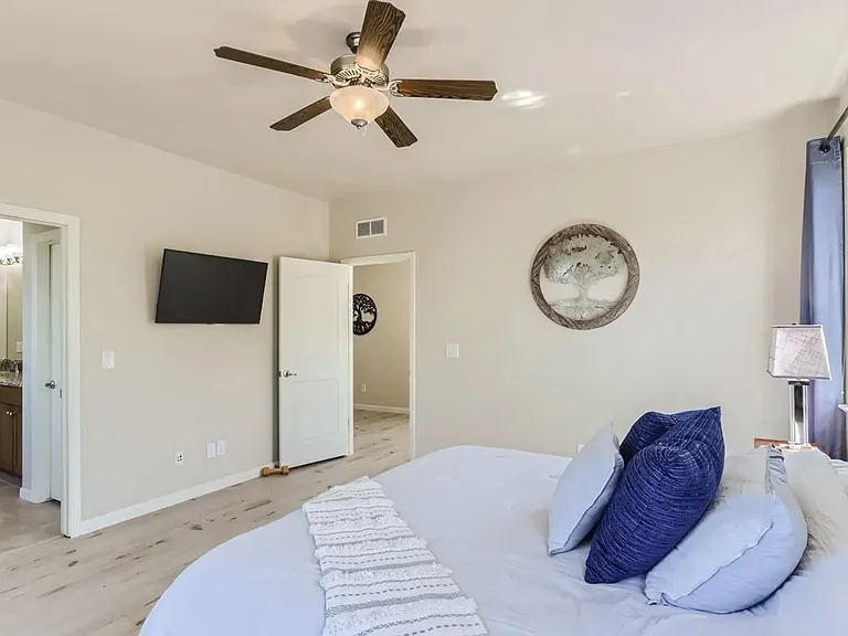 1518 Glacier Ave — Photo 13