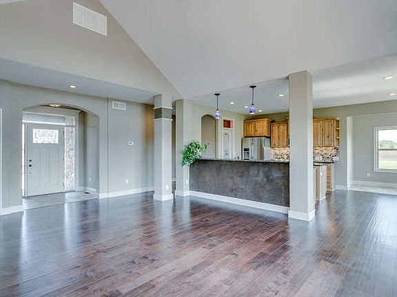 4th image of 108 N Hibiscus Ct