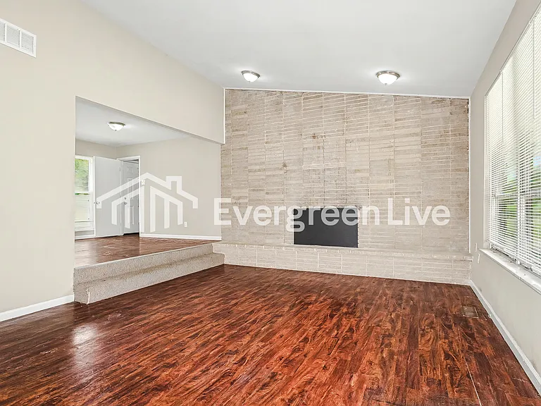11790 N Ranch Dr — Photo 2