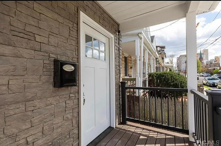 75 Plum St — Photo 13