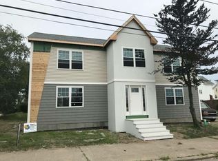 15 Laurel St, Pawtucket, RI 02860