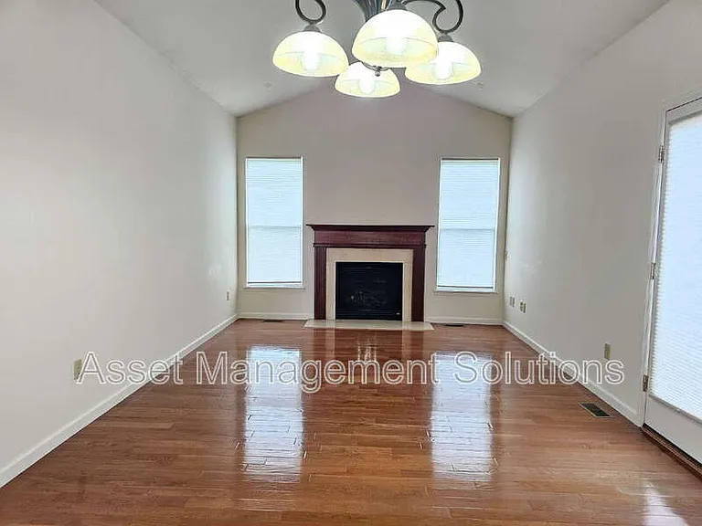 119 Carlton Point Dr — Photo 6