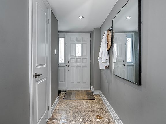 5th image of 4 Bradbrook Rd #1