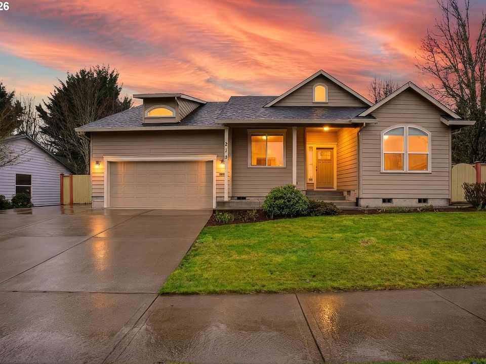 1st image of 213 SW Blue Heron Ct
