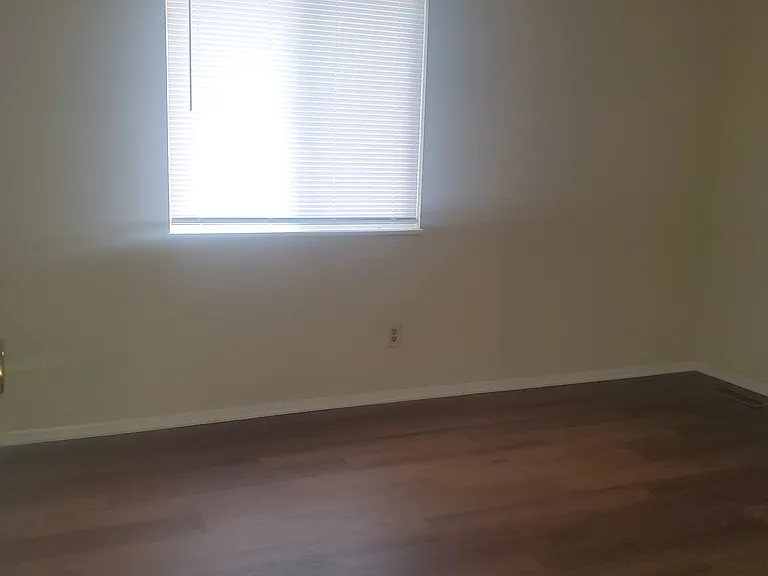 1425 Villa Ct #4 — Photo 11