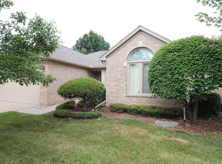 17223 Saddleworth Ln, Clinton Township, MI 48038