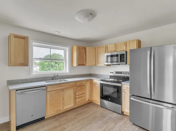 25 Armory Ln #G, Vergennes, VT 05491