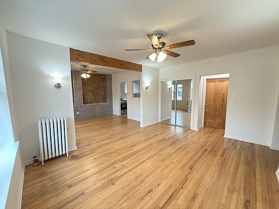 4th image of 3744.5 N Pine Grove Ave #3E