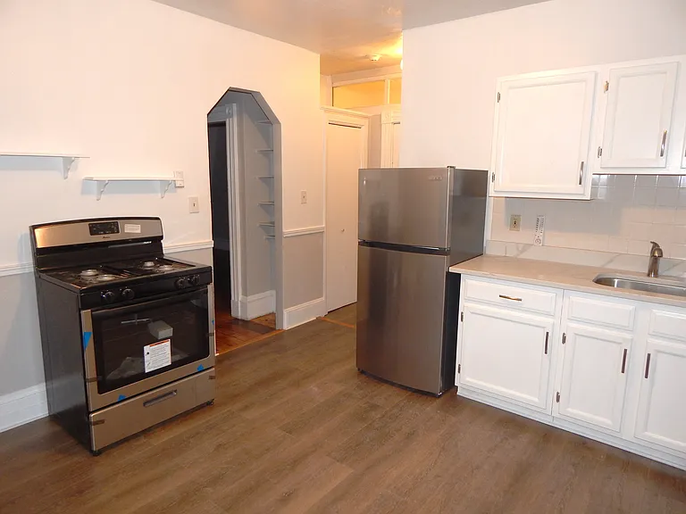 11 Glenwood Ave #3 — Photo 3