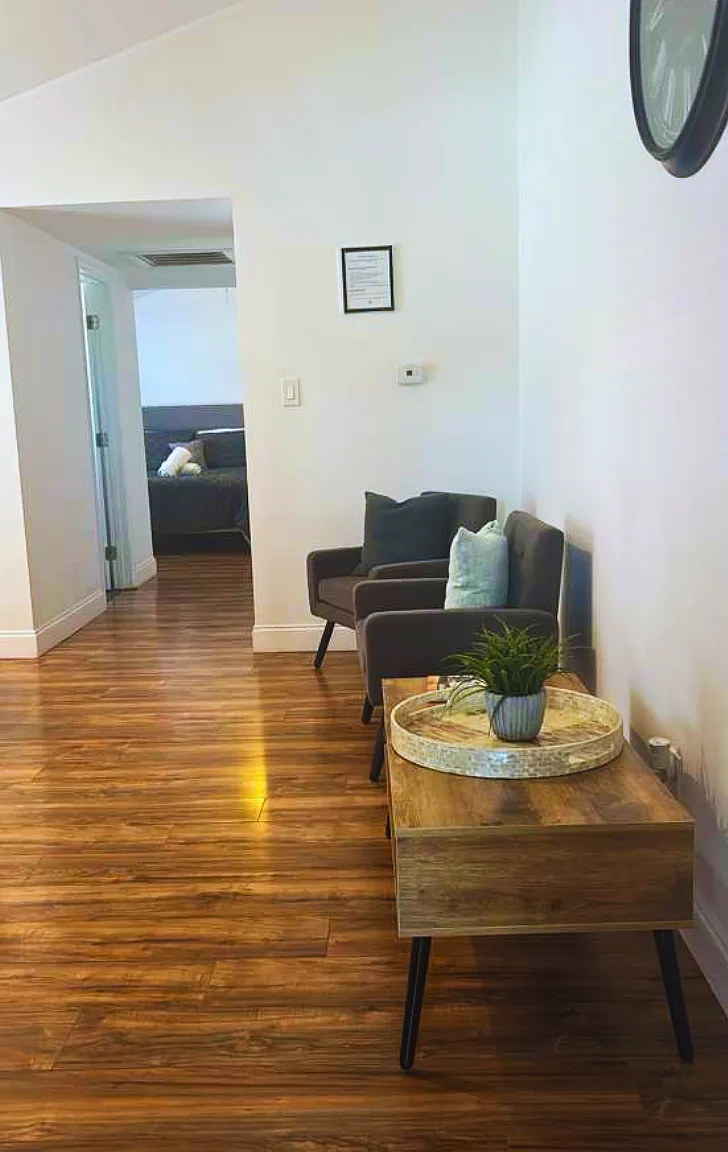 1014 W Beacon Rd — Photo 4
