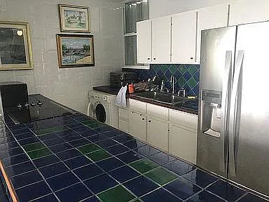 Fully equipped kitchen.