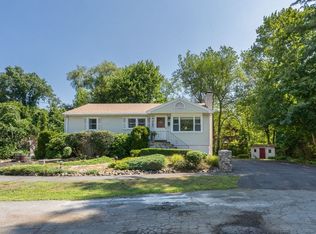 14 Crestwood Ln, Peabody, MA 01960