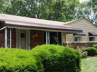 60 Fernbarry Dr, Waterford, MI 48328