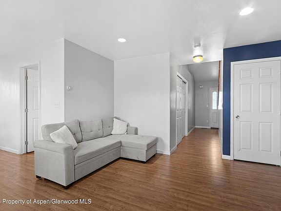 3rd image of 837 E 17th St