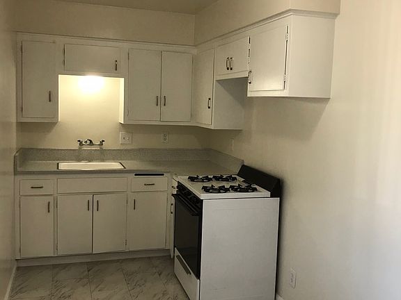 4th image of 382 E Badillo St #382