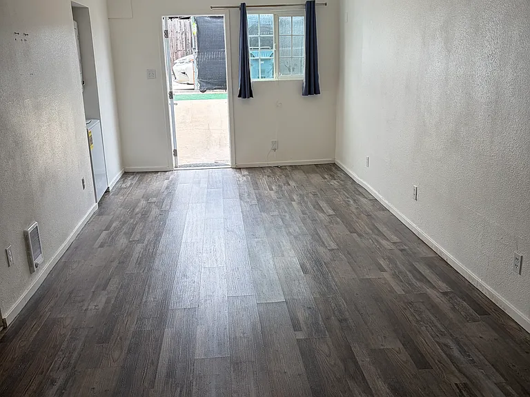 1666 Ebony Ave — Photo 4