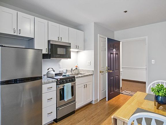 3rd image of 873 Harwich Rd #104
