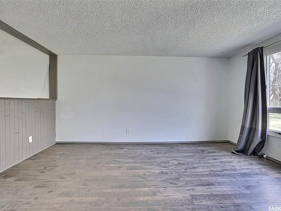 4th image of 51 Spruceview ROAD