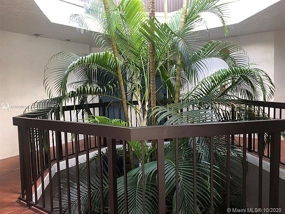 4th image of 9405 Fontainebleau Blvd APT 211