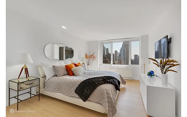 Sold by Douglas Elliman | media 5