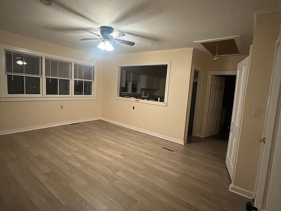 2nd image of 846 Keene Rd #2