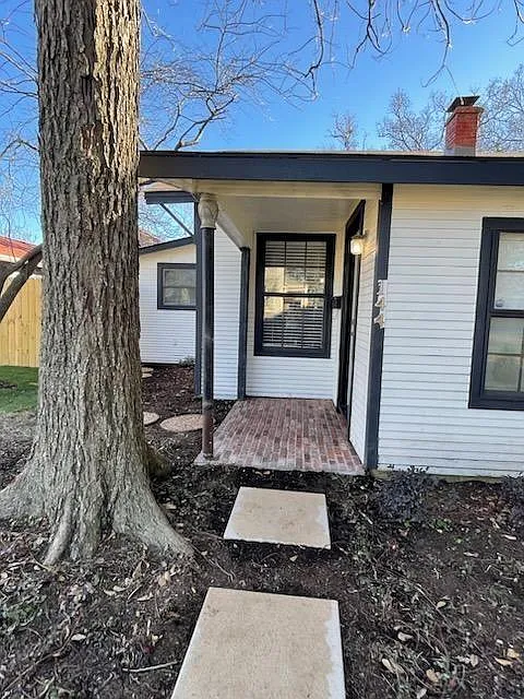 1 bed, 1.0 bath, 856 sqft, $1,500 — Photo 2