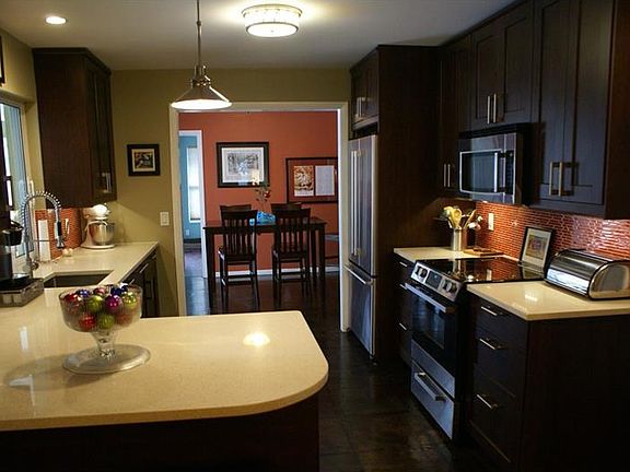 3rd image of 1618 Pine Pl