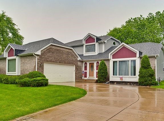 2nd image of 147 Brentwood Trl
