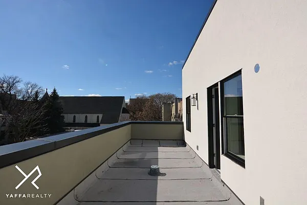 Rented by Yaffa Realty LLC | media 79