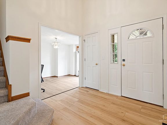 3rd image of 24847 W Burdick Rd