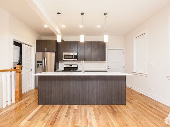 3rd image of 3114 N Southport Ave APT 1