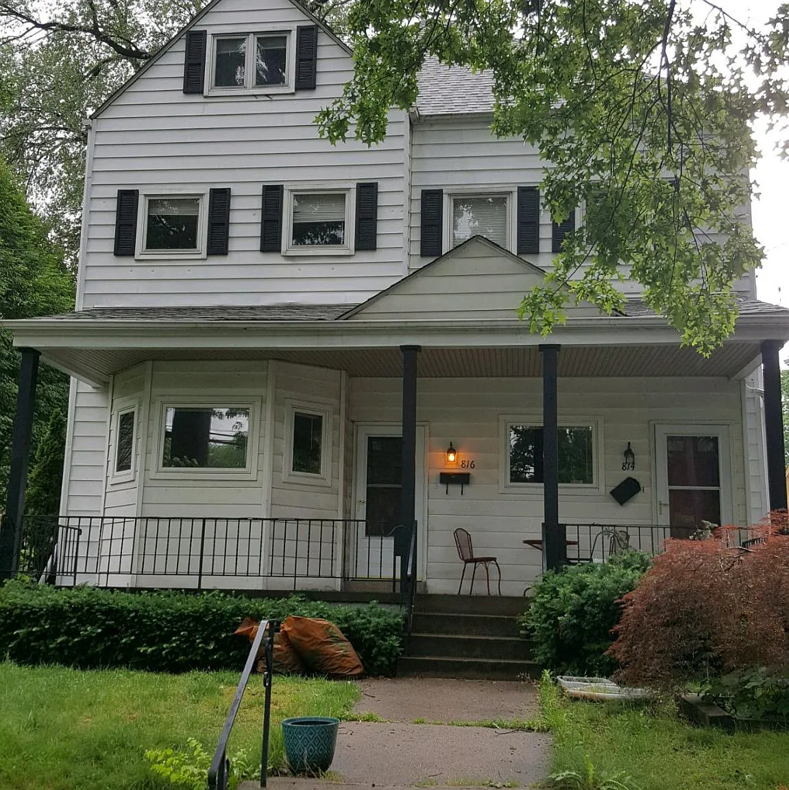 3 bed, 1600 sqft, $1,950 — Photo 1